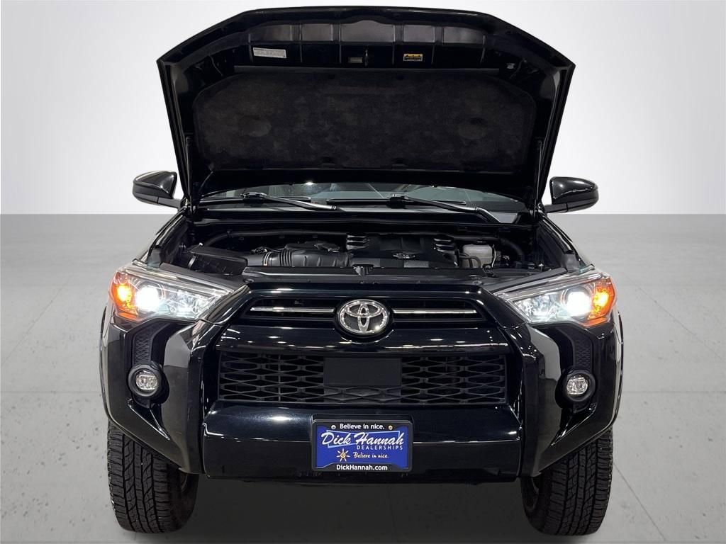 Used 2022 Toyota 4Runner SR5 AWD/4WD image 5