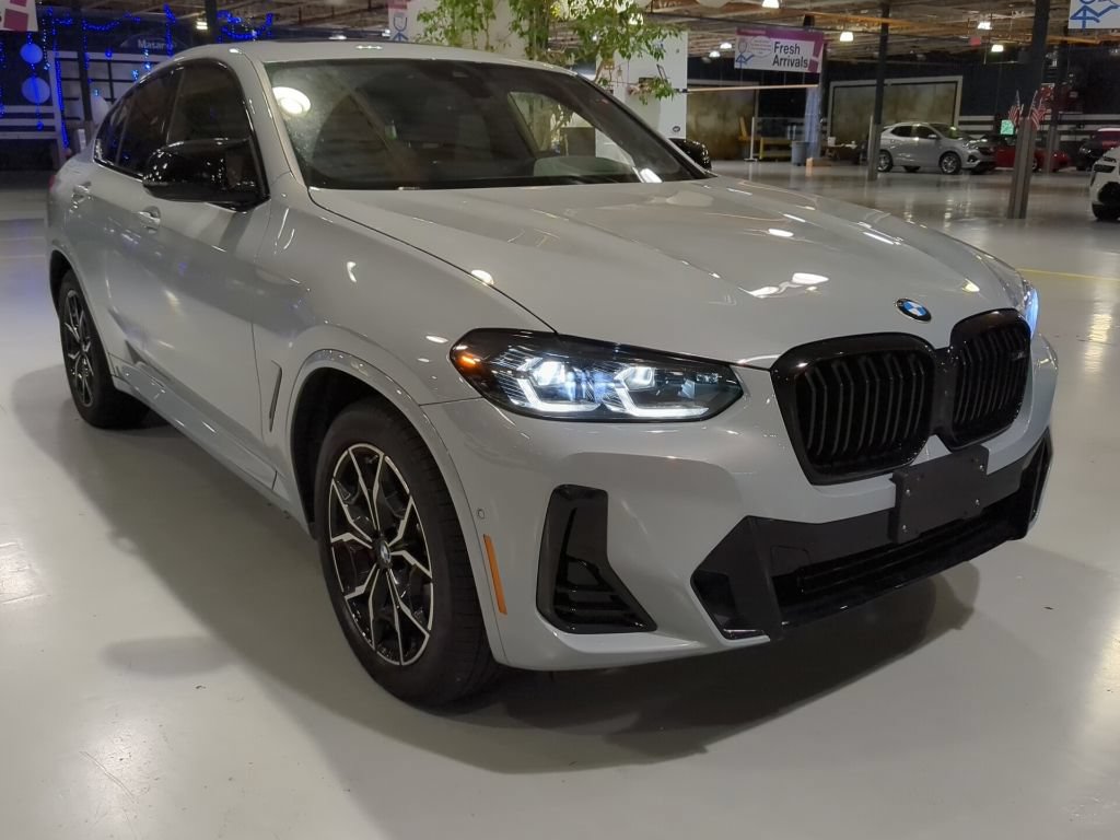 Certified 2025 BMW X4 M40i w/ Premium Package AWD/4WD image 5