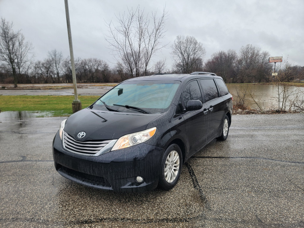 Used 2015 Toyota Sienna XLE w/ XLE Navigation Package
