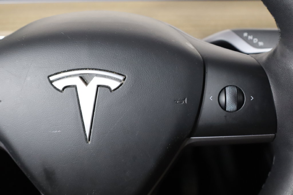 Used 2023 Tesla Model Y Long Range AWD/4WD image 10