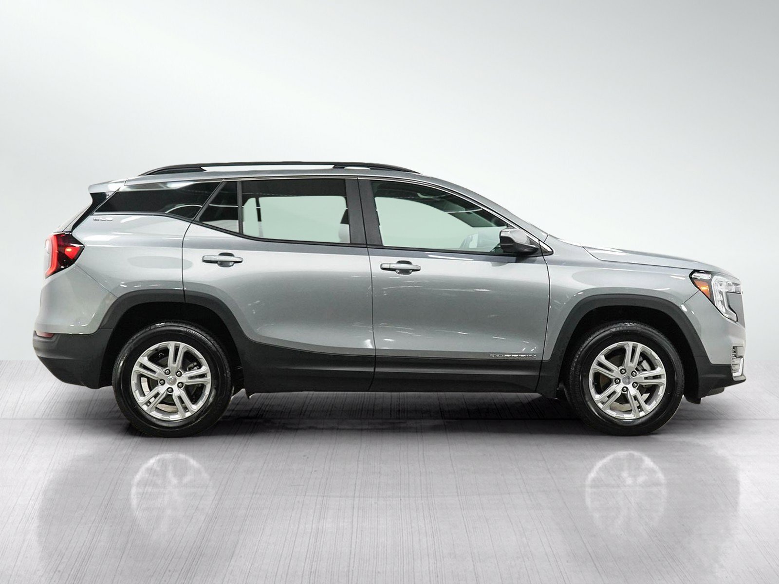 Used 2023 GMC Terrain SLE w/ Driver Convenience Package AWD/4WD image 6
