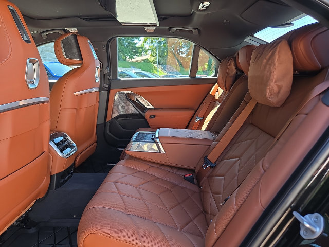 Certified 2026 BMW 760i xDrive AWD/4WD image 10