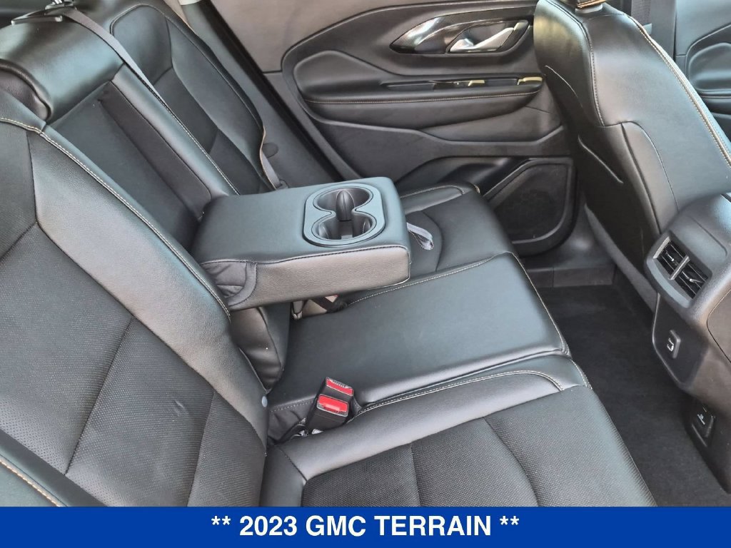 Used 2023 GMC Terrain AT4 AWD/4WD image 30