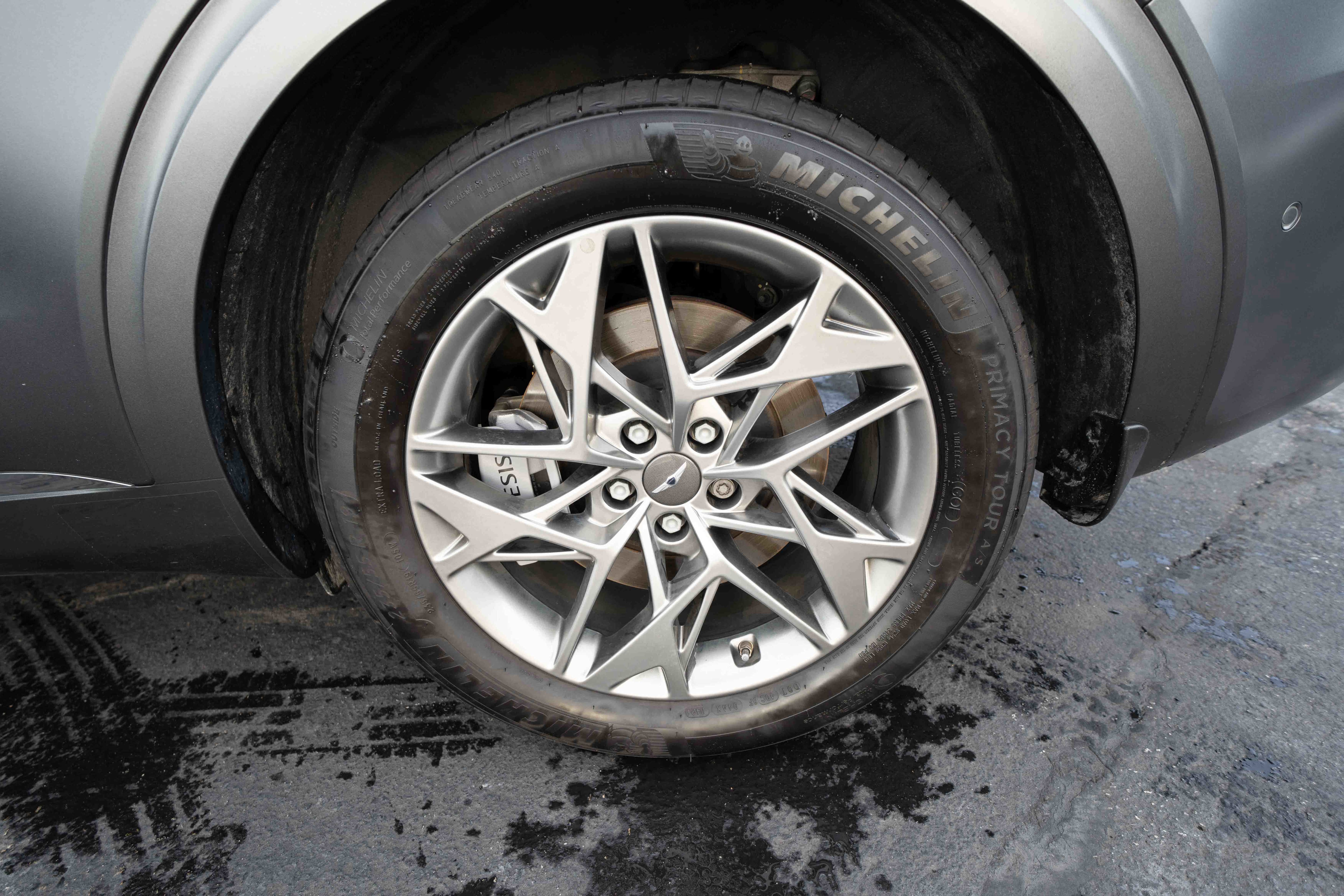 Used 2023 Genesis GV70 2.5T w/ Advanced Package image 30