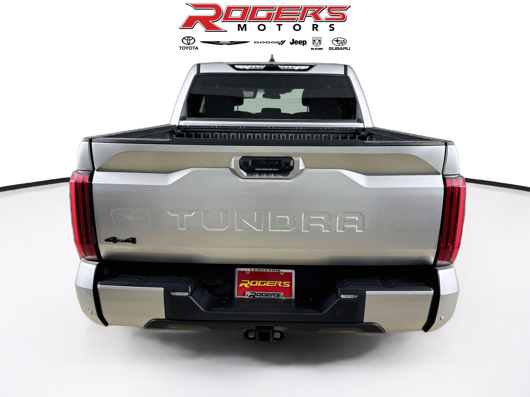 Used 2024 Toyota Tundra SR5 w/ SR5 Convenience Package AWD/4WD image 12