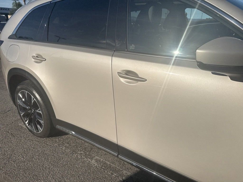 Used 2024 MAZDA CX-90 Plug-In Hybrid w/ Premium Pkg image 10