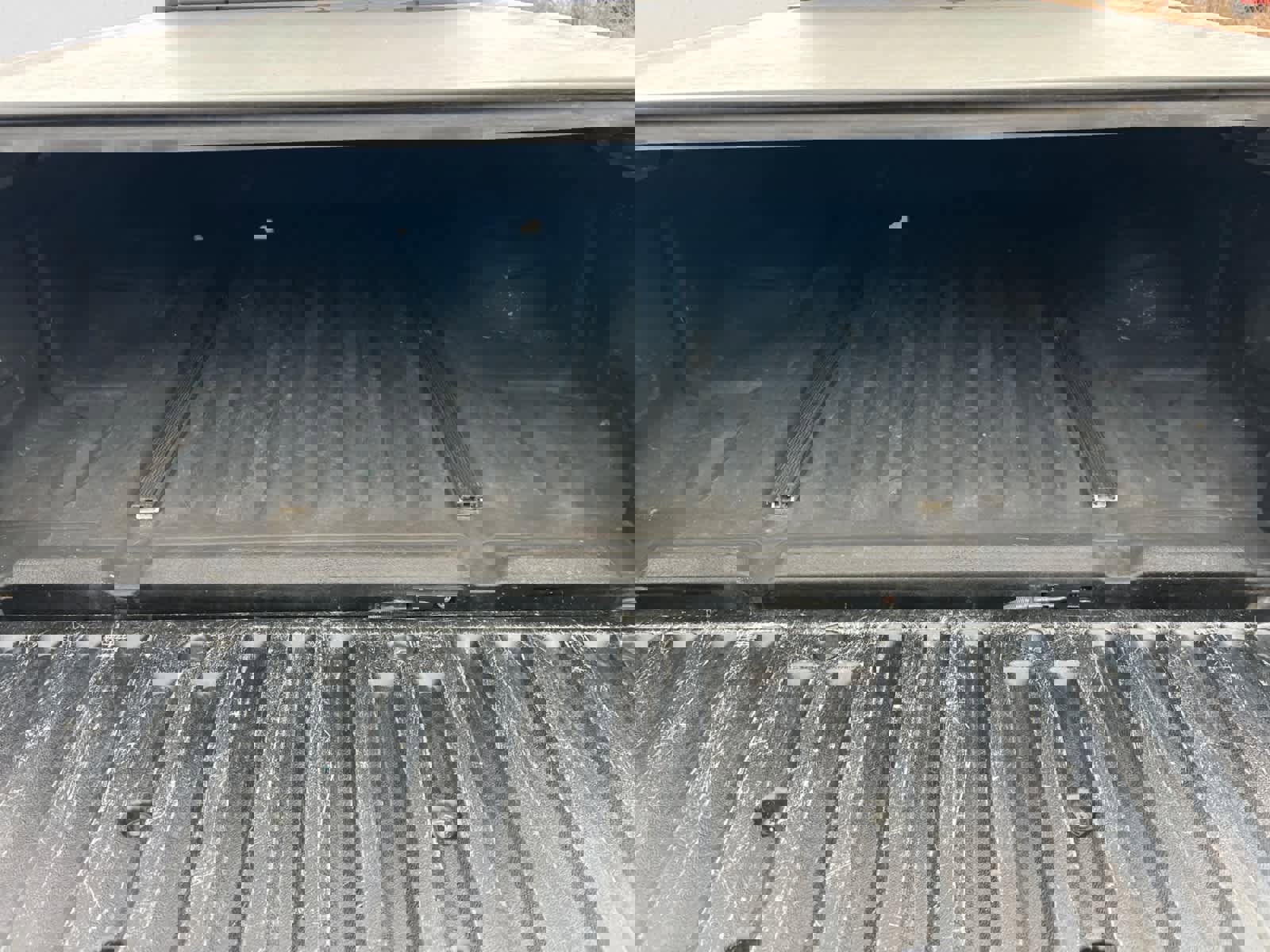 Used 2019 Nissan Frontier SV image 5