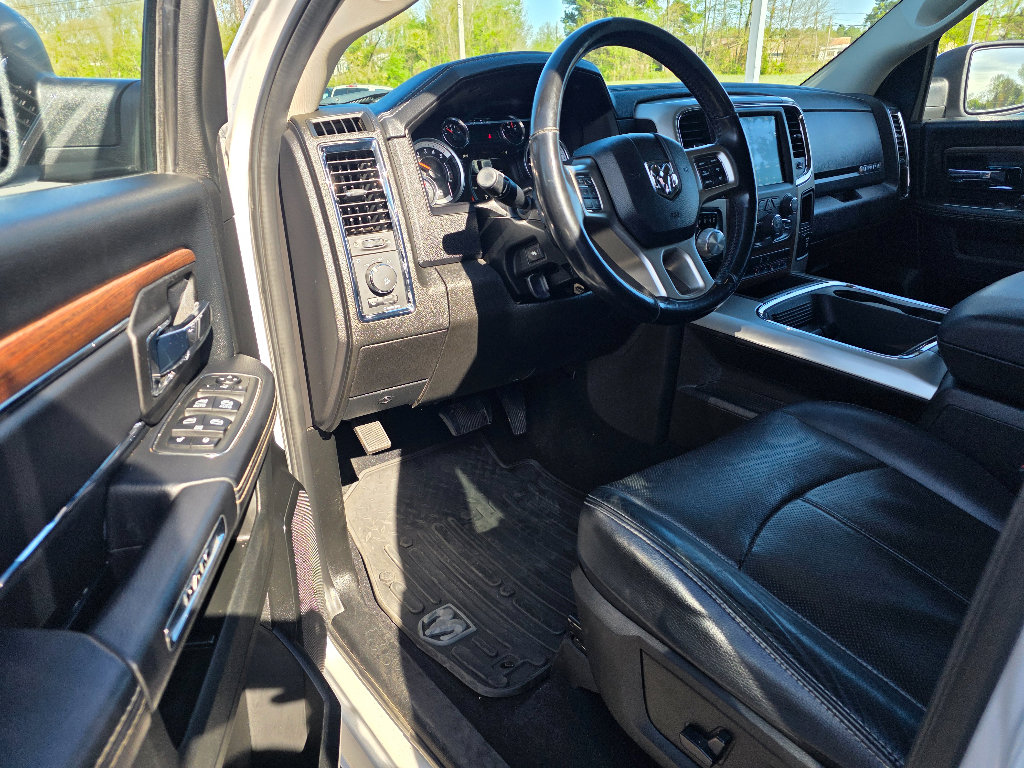 Used 2019 RAM 1500 Laramie w/ Convenience Group image 10
