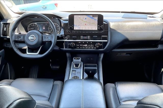 Used 2025 Nissan Pathfinder SL w/ Lighting Package (N92) AWD/4WD image 15
