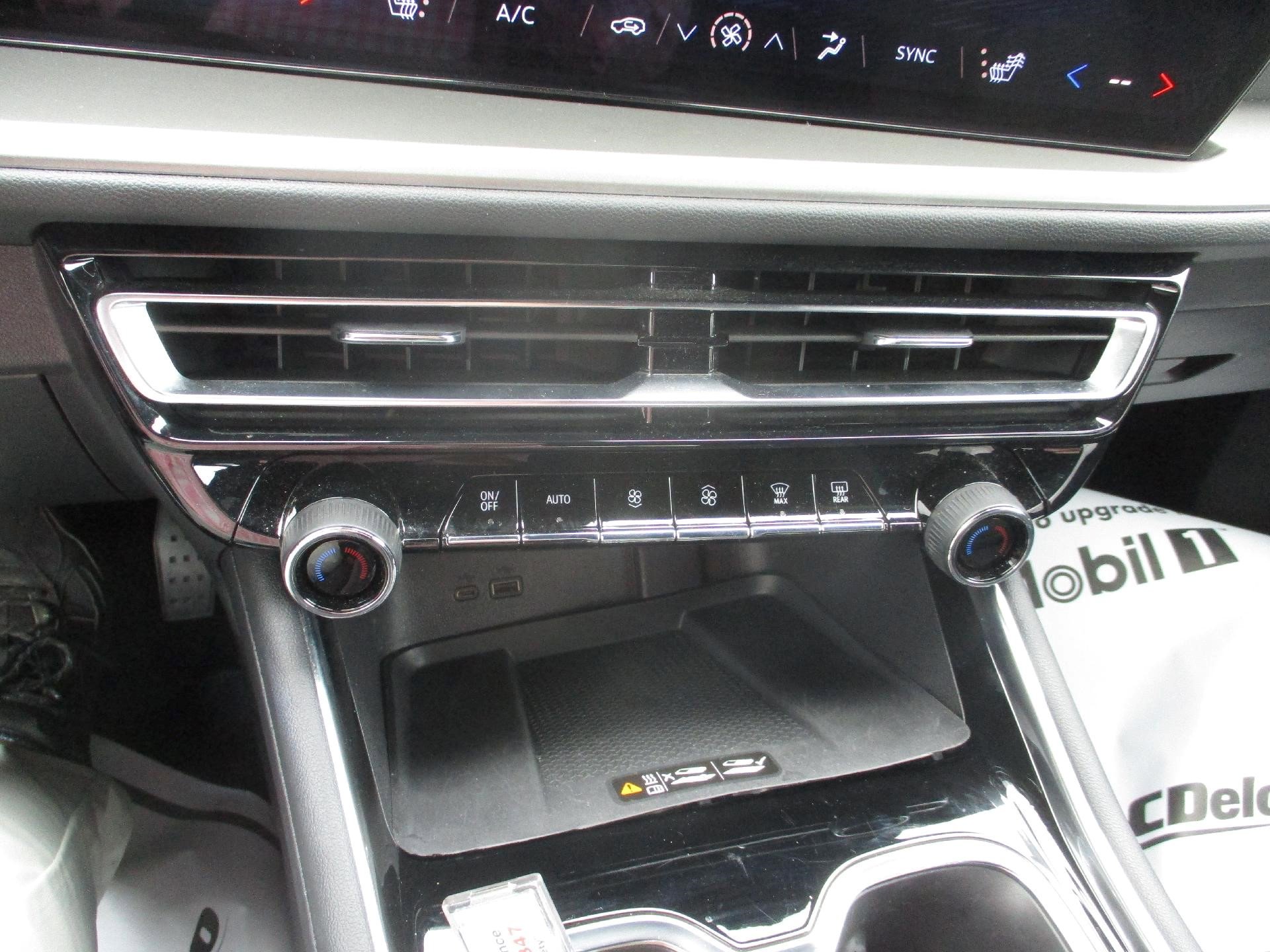 Certified 2025 Chevrolet Traverse LT image 22