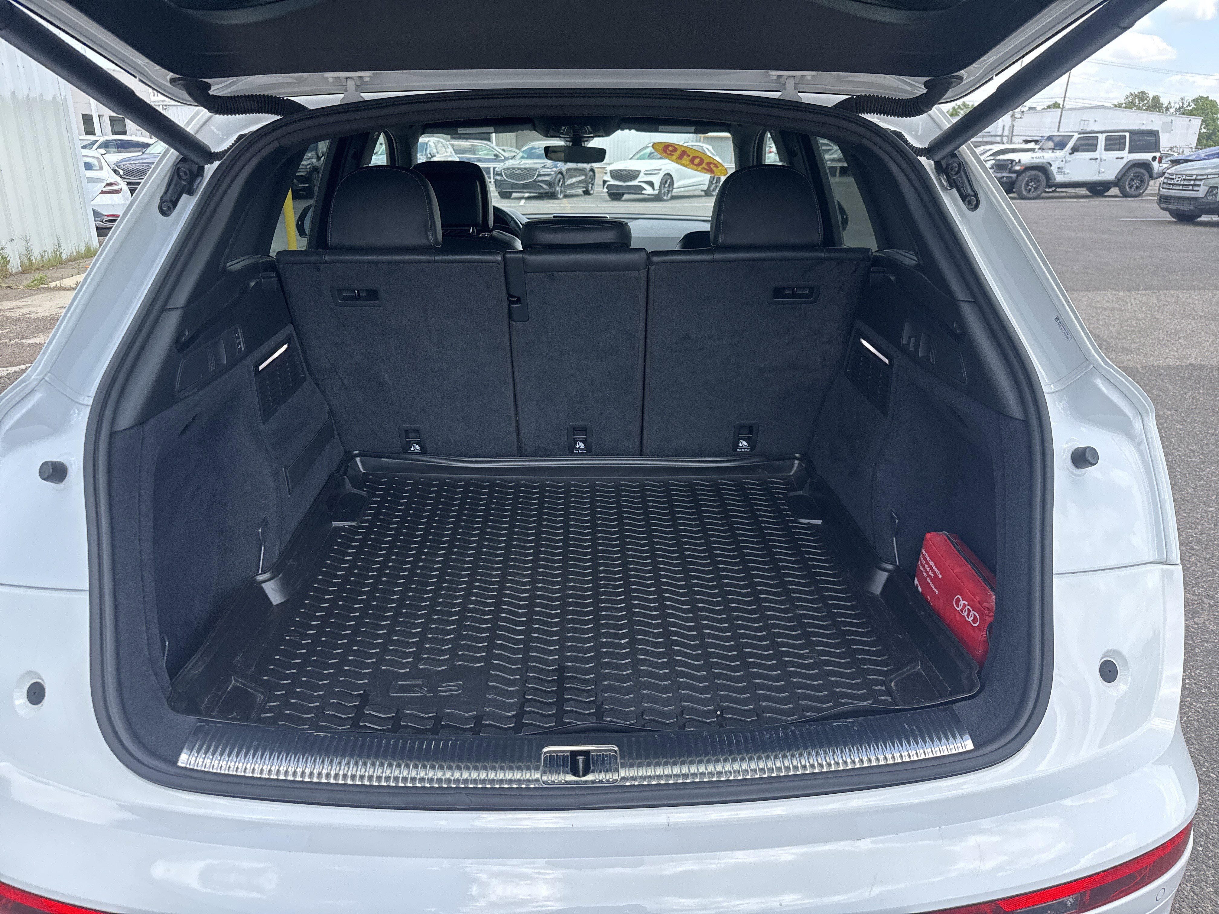 Used 2019 Audi SQ5 Premium Plus w/ Premium Plus Package AWD/4WD image 8
