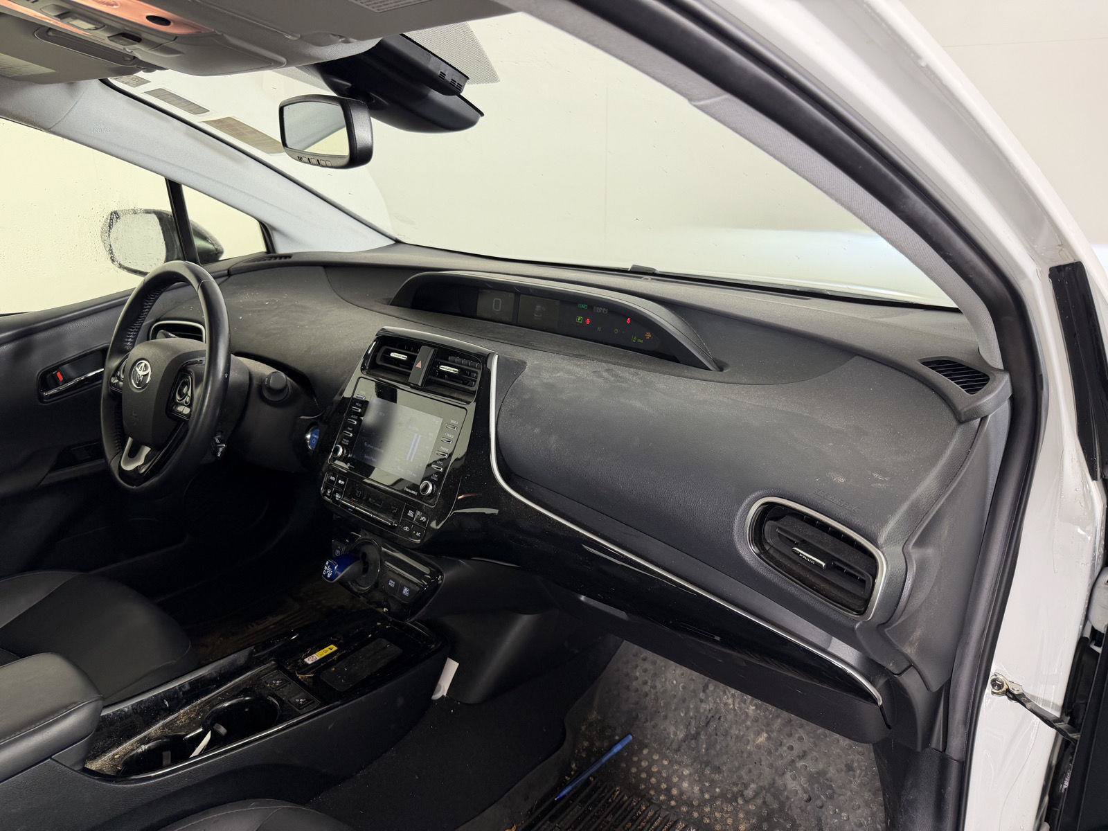 Used 2022 Toyota Prius AWD image 18