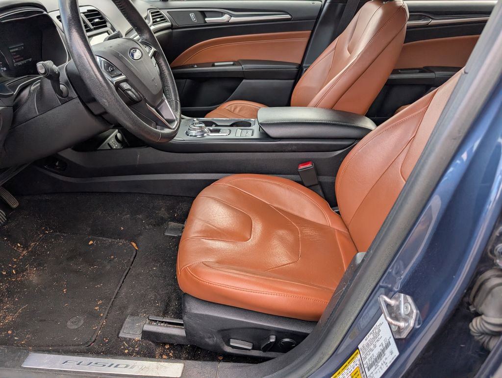 Used 2019 Ford Fusion Energi Titanium image 9