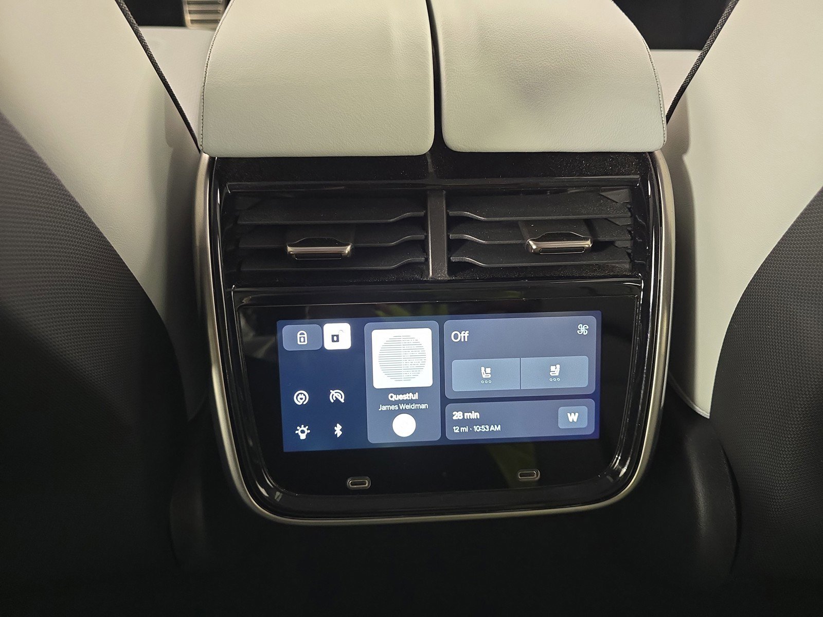 Used 2024 Rivian R1S Adventure AWD/4WD image 30