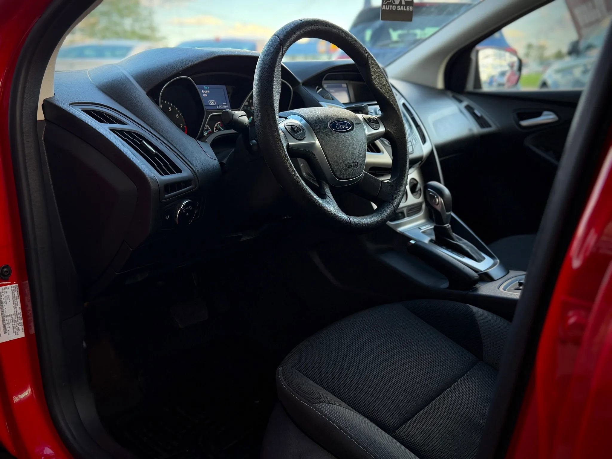 Used 2014 Ford Focus SE w/ SE Winter Package FWD image 7