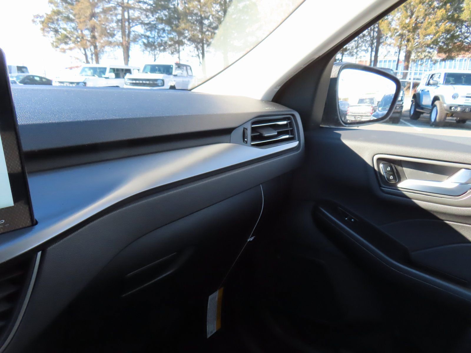 New 2026 Ford Escape SE image 11