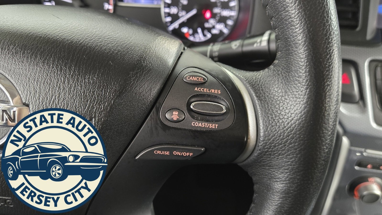 Used 2018 Nissan Pathfinder SL image 12