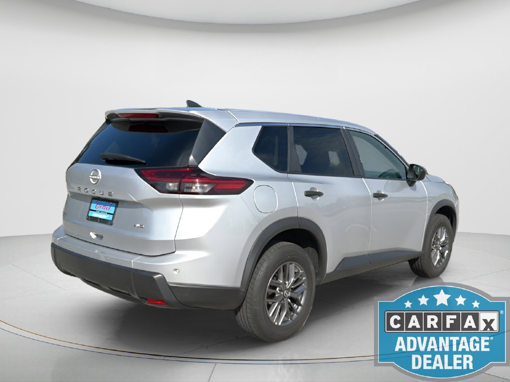 Used 2024 Nissan Rogue S AWD/4WD image 6