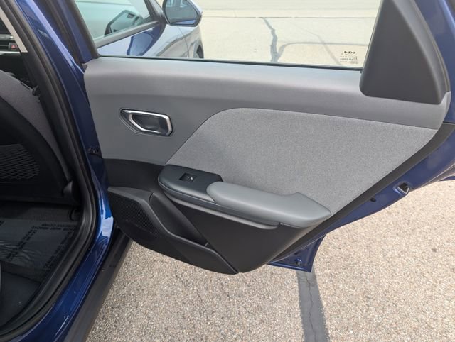 Used 2025 Kia K4 EX image 7