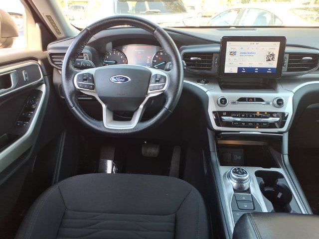 Used 2021 Ford Explorer XLT AWD/4WD image 14