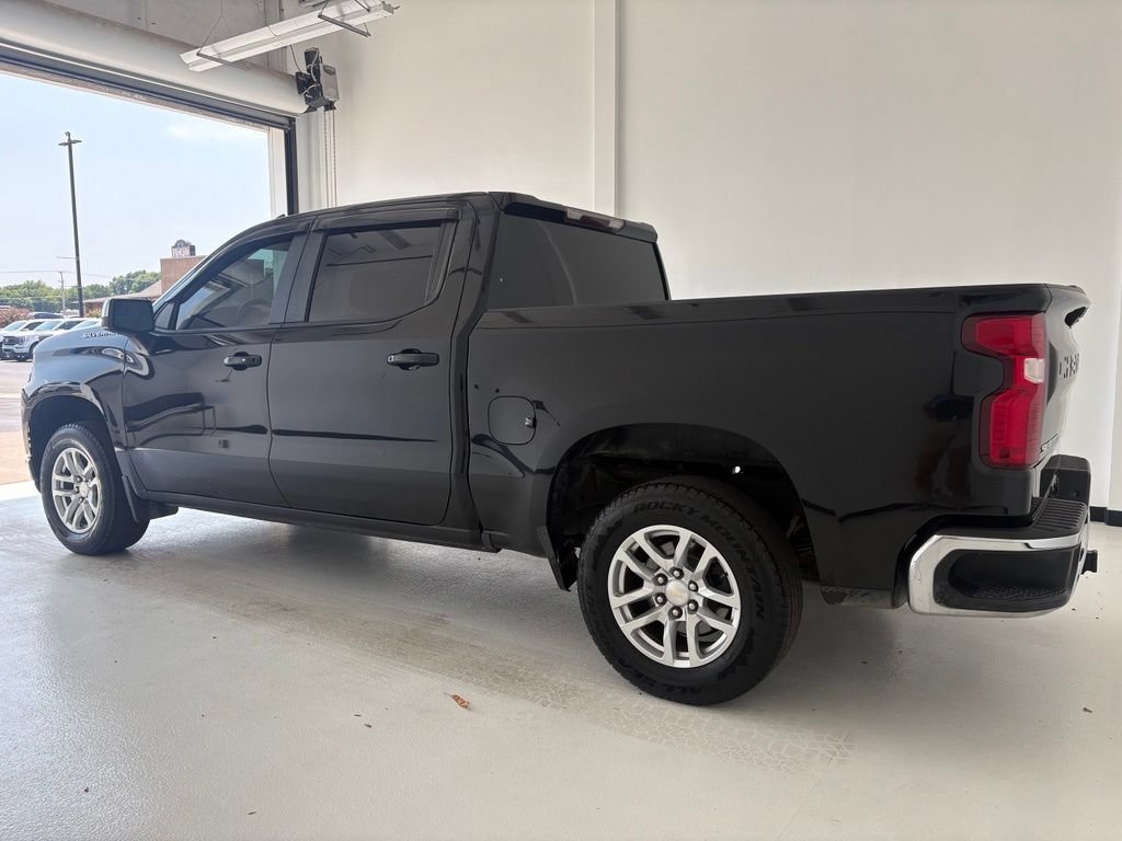Used 2021 Chevrolet Silverado 1500 LT AWD/4WD image 16