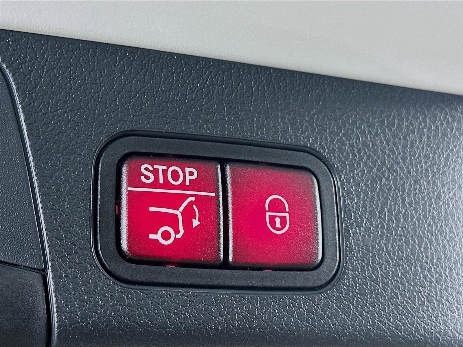 Certified 2025 Mercedes-Benz GLB 250 4MATIC image 35