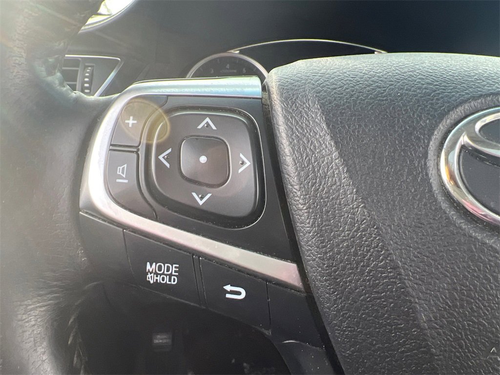 Used 2015 Toyota Camry XSE image 15