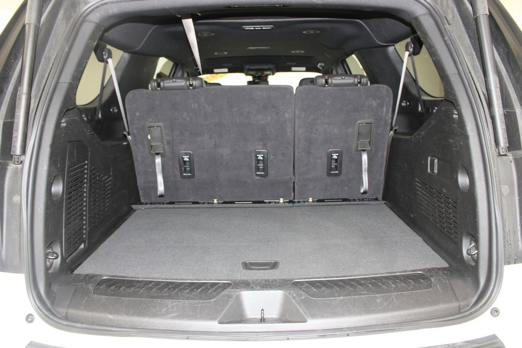 Used 2025 Chevrolet Suburban LT image 32