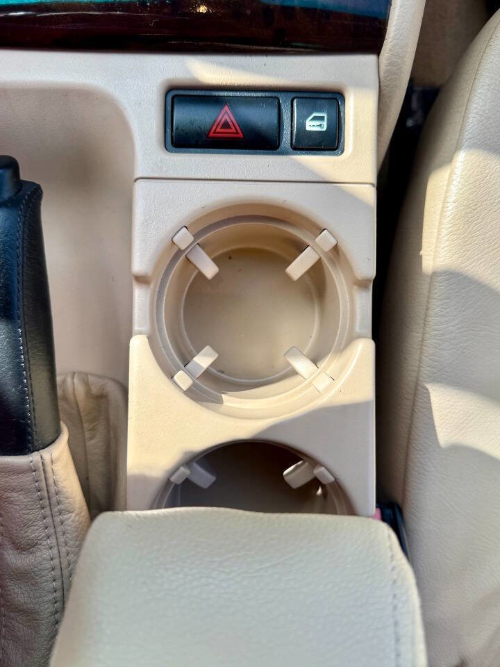 Used 2005 BMW 330Ci Convertible image 18