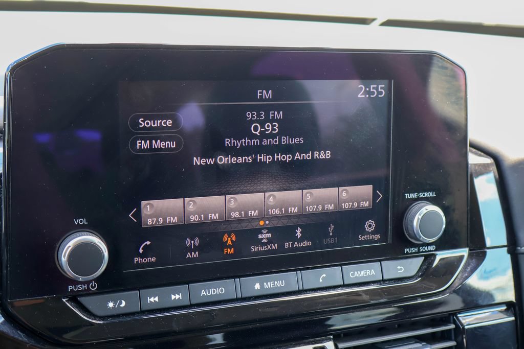 Used 2024 Nissan Pathfinder SV AWD/4WD image 3
