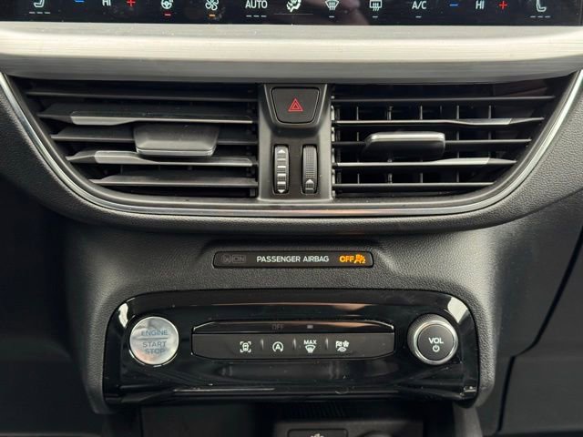 Certified 2025 Ford Escape Platinum AWD/4WD image 12