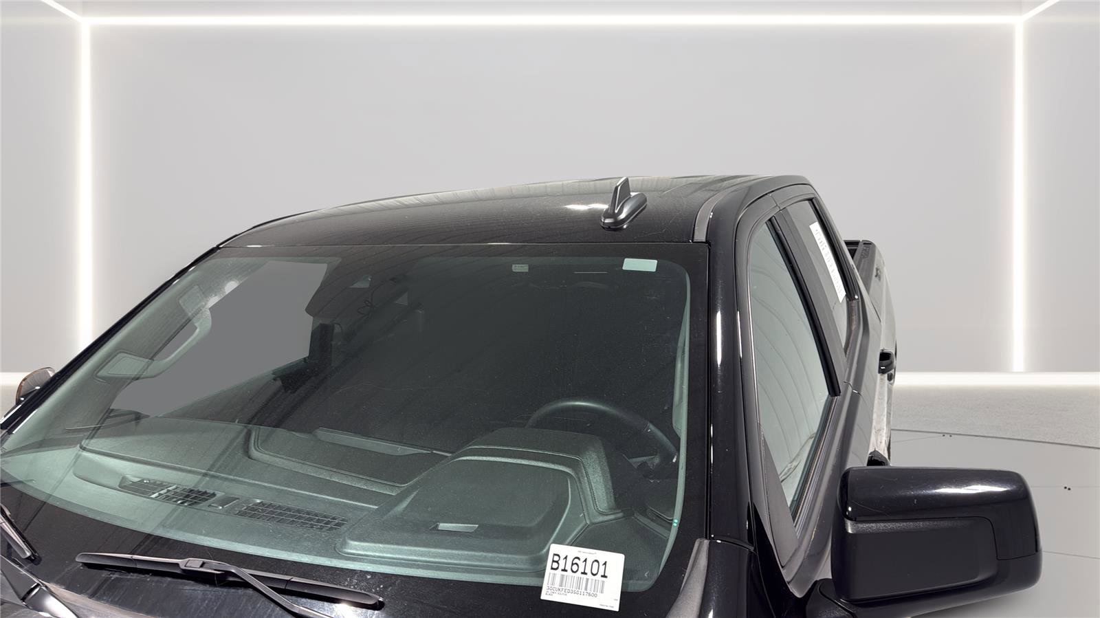 Used 2025 Chevrolet Silverado 1500 LT Trail Boss w/ Convenience Package II AWD/4WD image 28