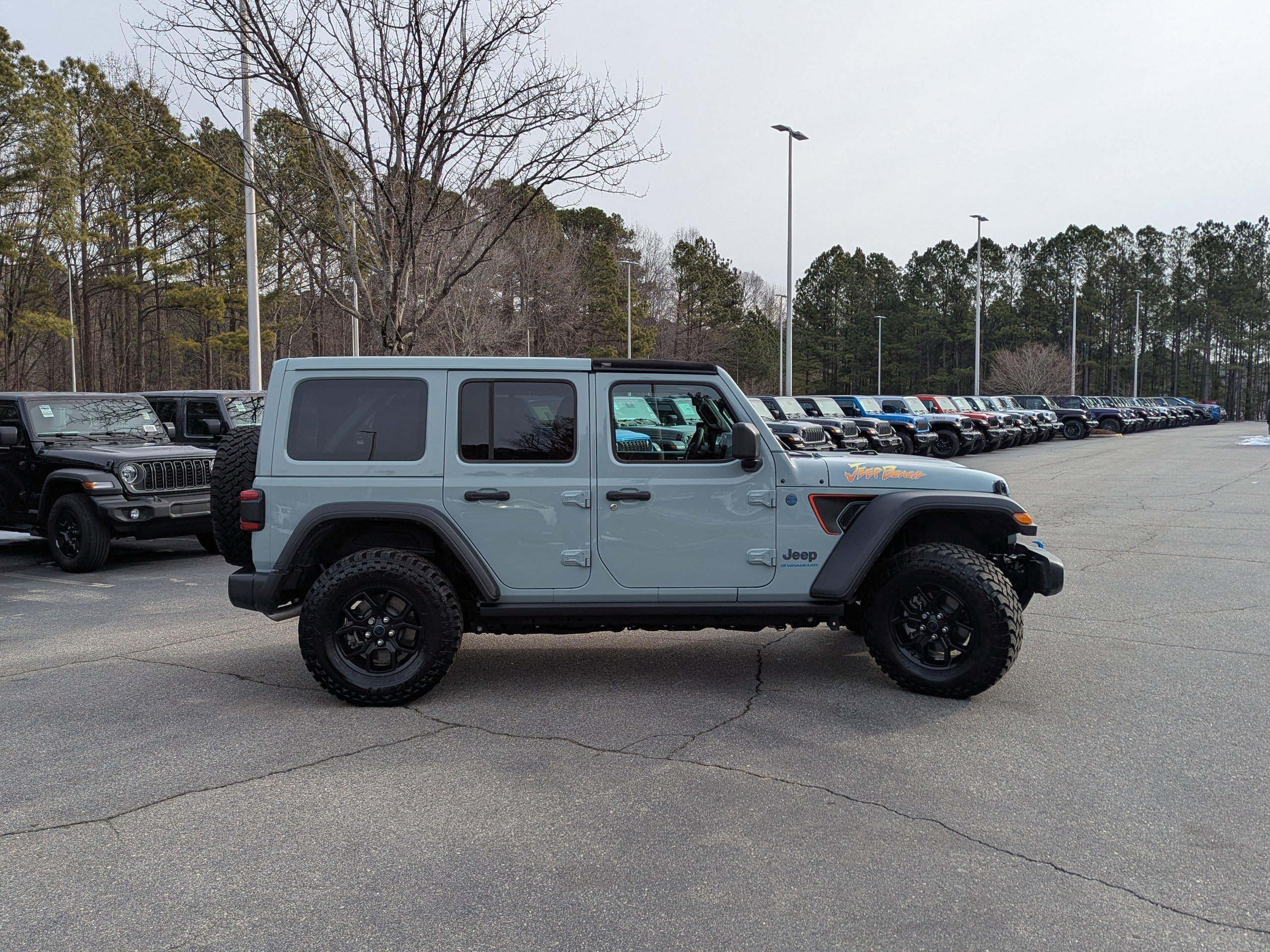 Used 2024 Jeep Wrangler Unlimited image 4