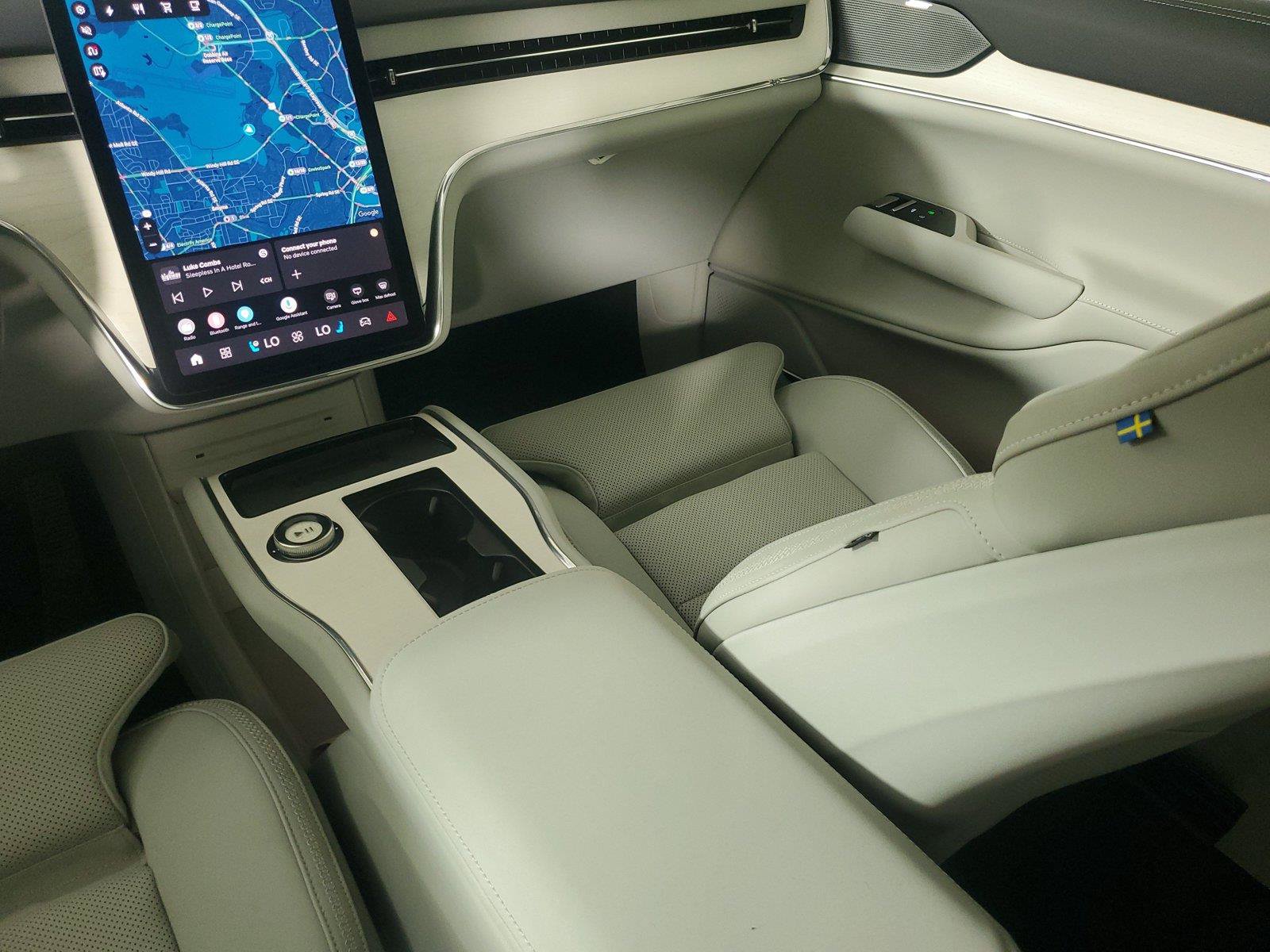 Certified 2025 Volvo EX90 Plus AWD/4WD image 17
