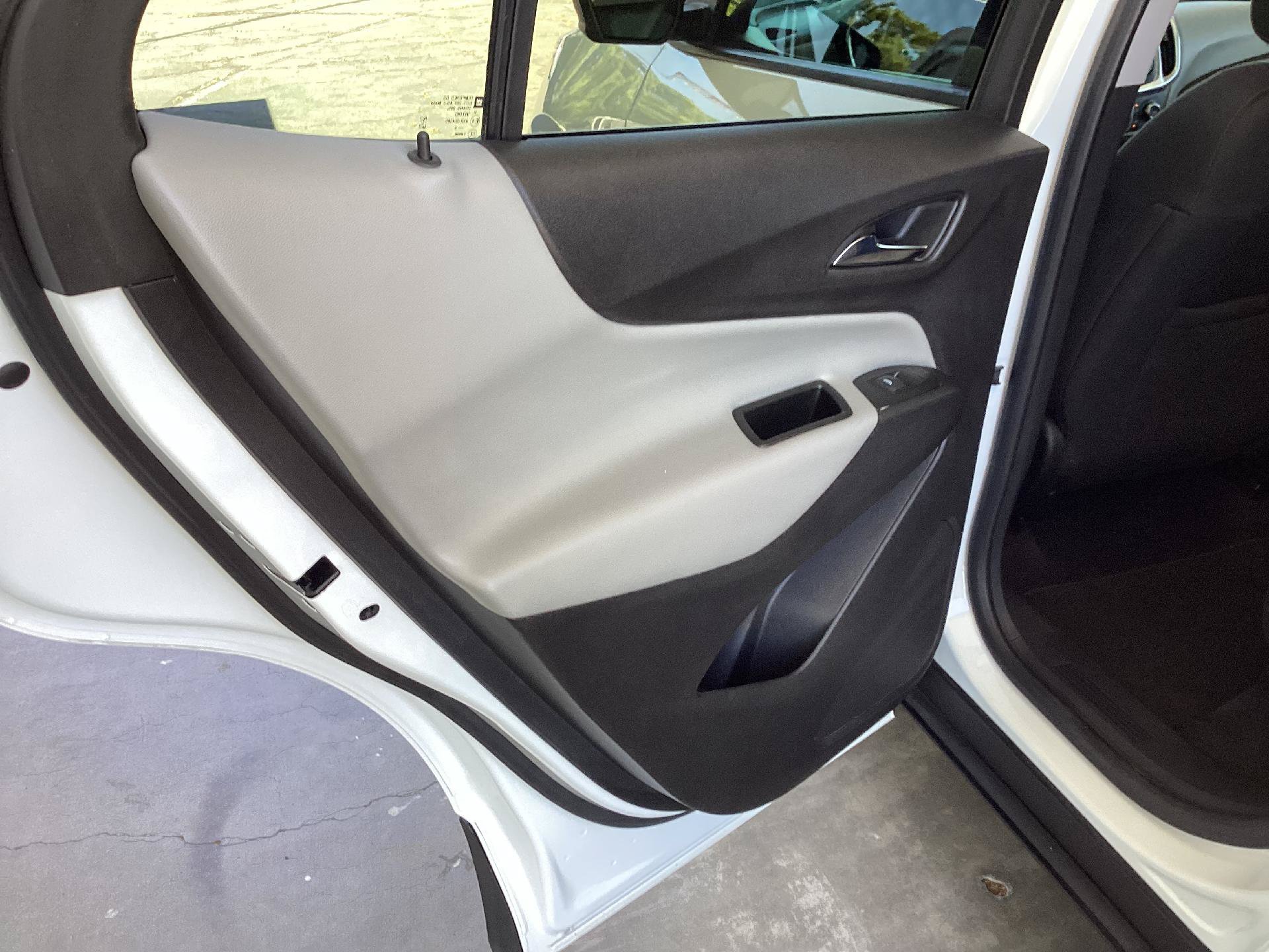 Used 2019 Chevrolet Equinox LS w/ LS Convenience Package AWD/4WD image 11