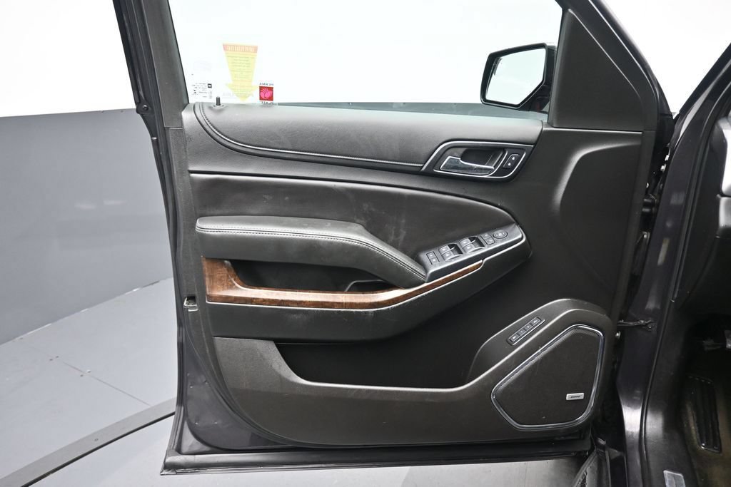 Used 2018 Chevrolet Suburban LT AWD/4WD image 9