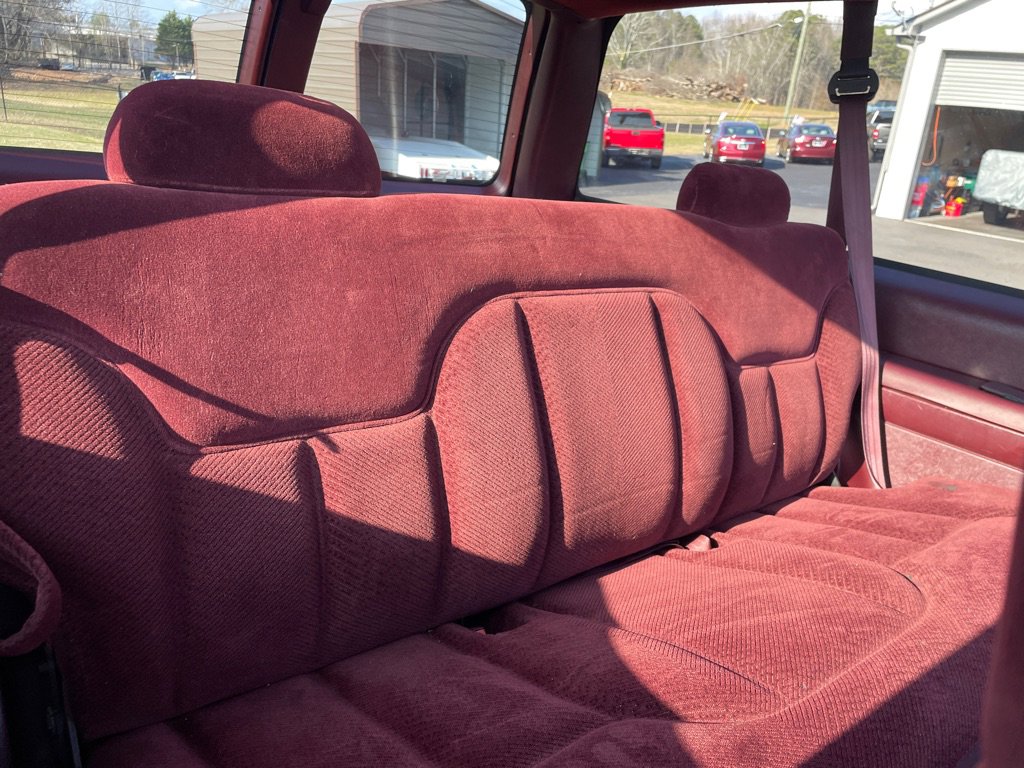 Used 1999 Chevrolet Tahoe 4WD 2-Door image 16