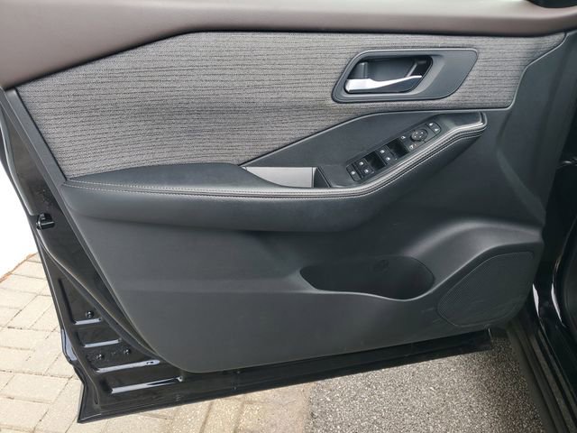 Certified 2023 Nissan Rogue SV FWD image 24