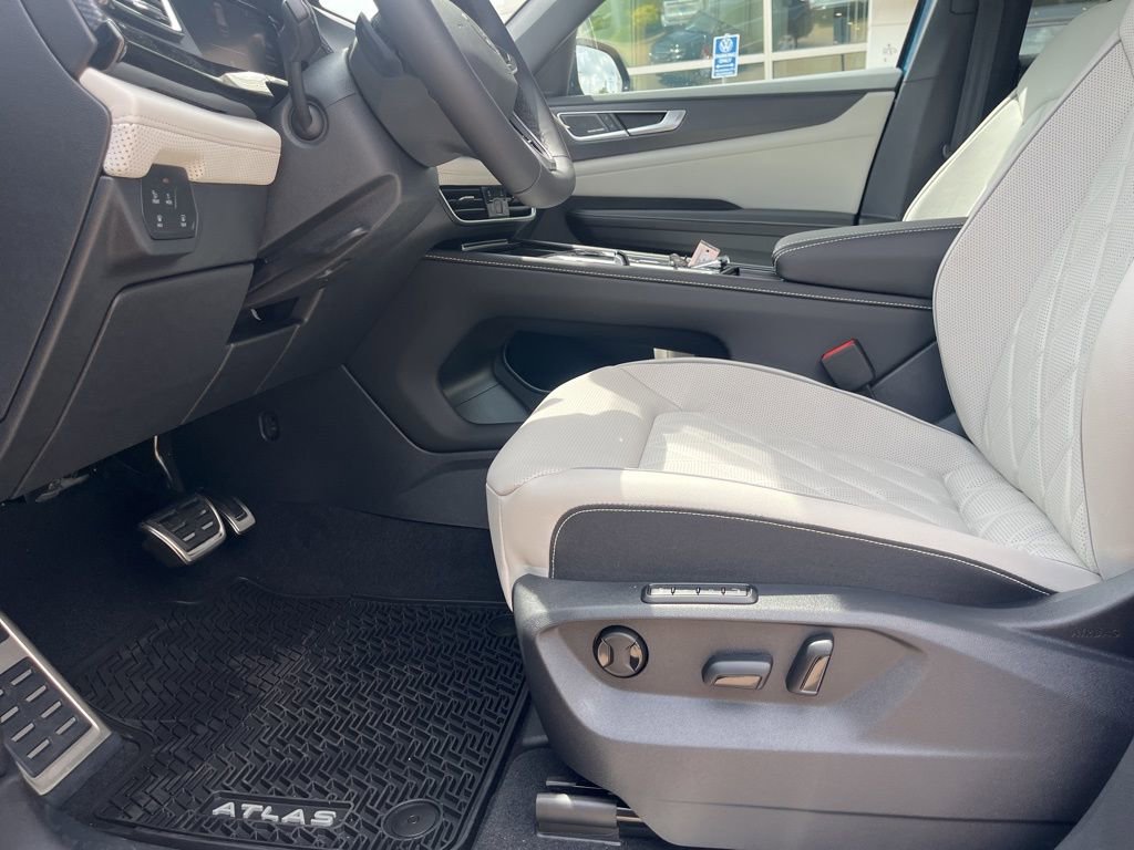 New 2025 Volkswagen Atlas Cross Sport SEL Premium R-Line image 7