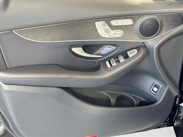 Used 2022 Mercedes-Benz GLC 300 4MATIC image 17