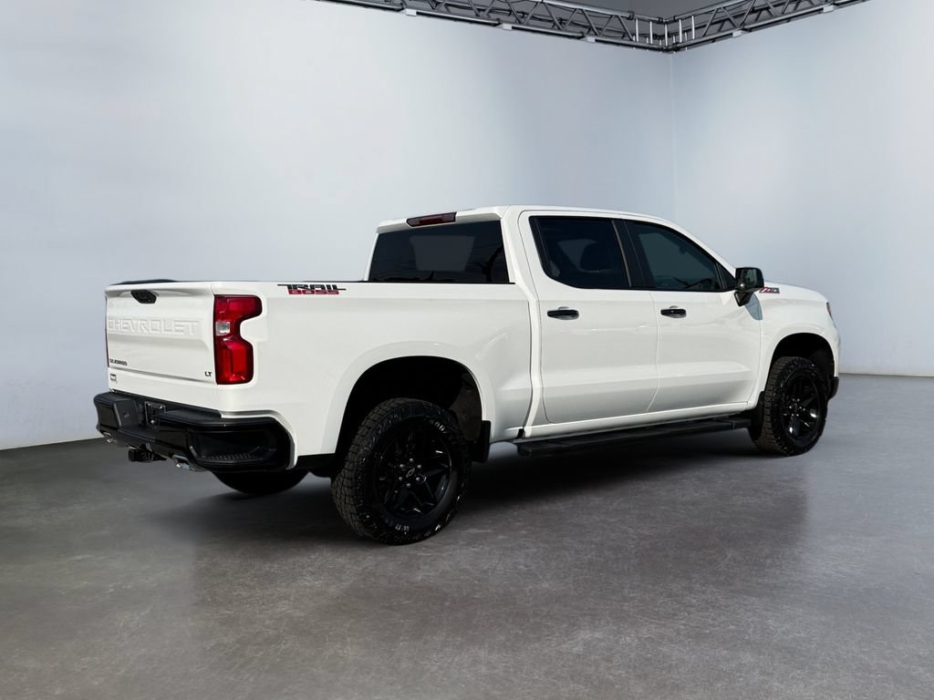 Used 2025 Chevrolet Silverado 1500 LT Trail Boss w/ Protection Package AWD/4WD image 3