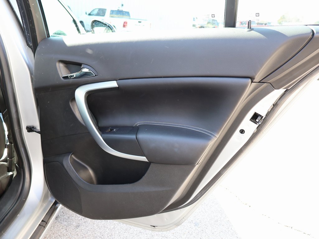 Used 2016 Buick Regal image 11