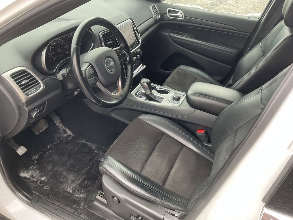 Used 2020 Jeep Grand Cherokee Laredo w/ Quick Order Package 2BN North image 10