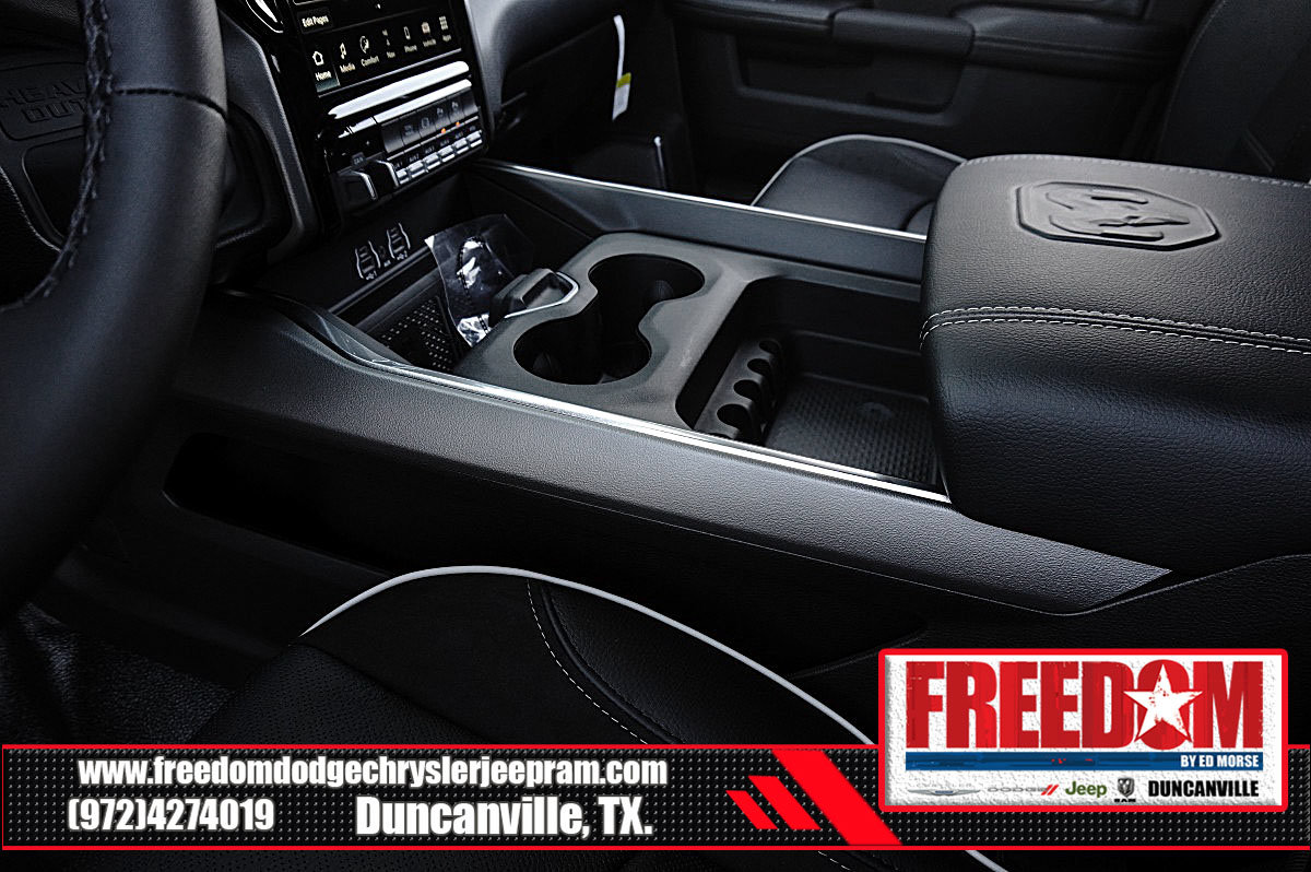 New 2026 RAM 4500 4x4 Crew Cab DRW w/ Laramie Trim Package image 34