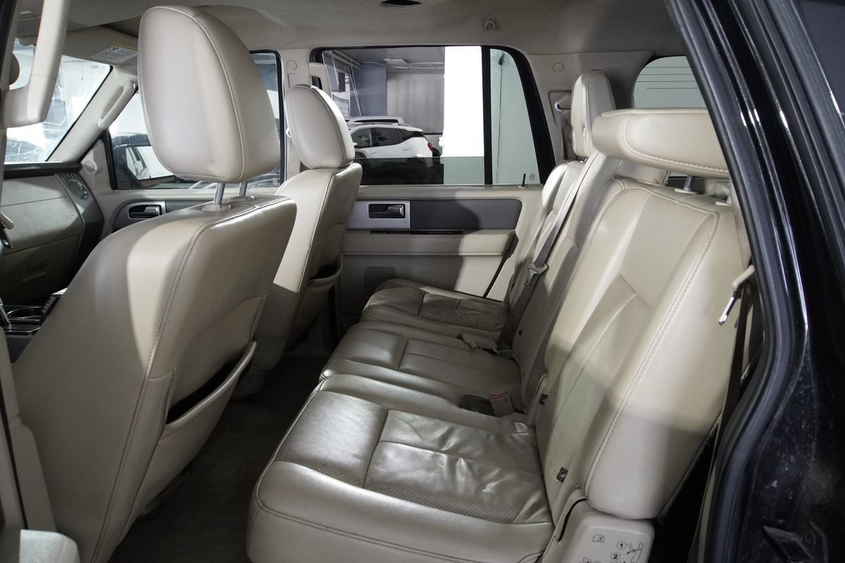 Used 2014 Ford Expedition EL XLT w/ Equipment Group 202A AWD/4WD image 12