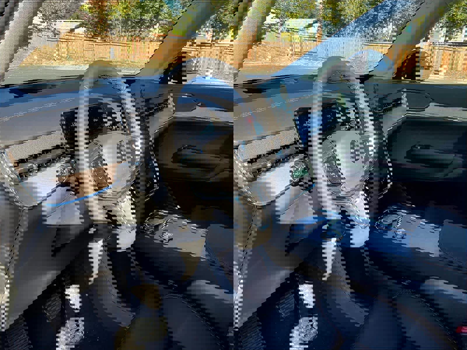 New 2025 Volvo EX90 Plus w/ Protection Package Premier image 8