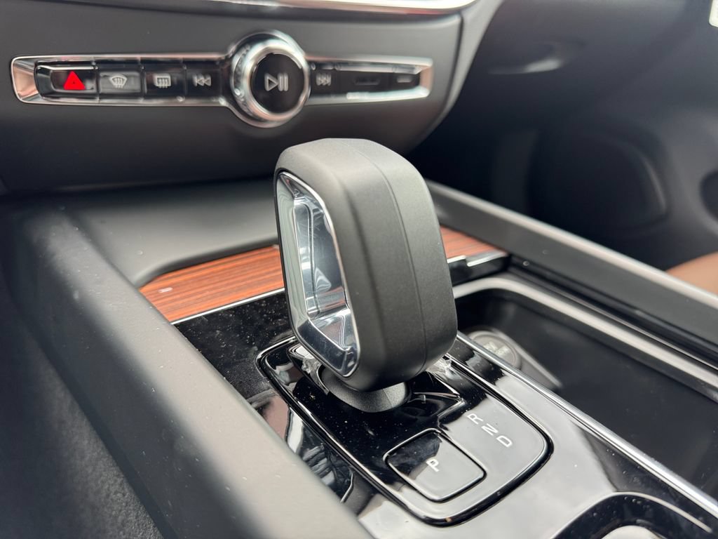 New 2026 Volvo V60 B5 Cross Country Plus w/ Protection Package Premier AWD/4WD image 16