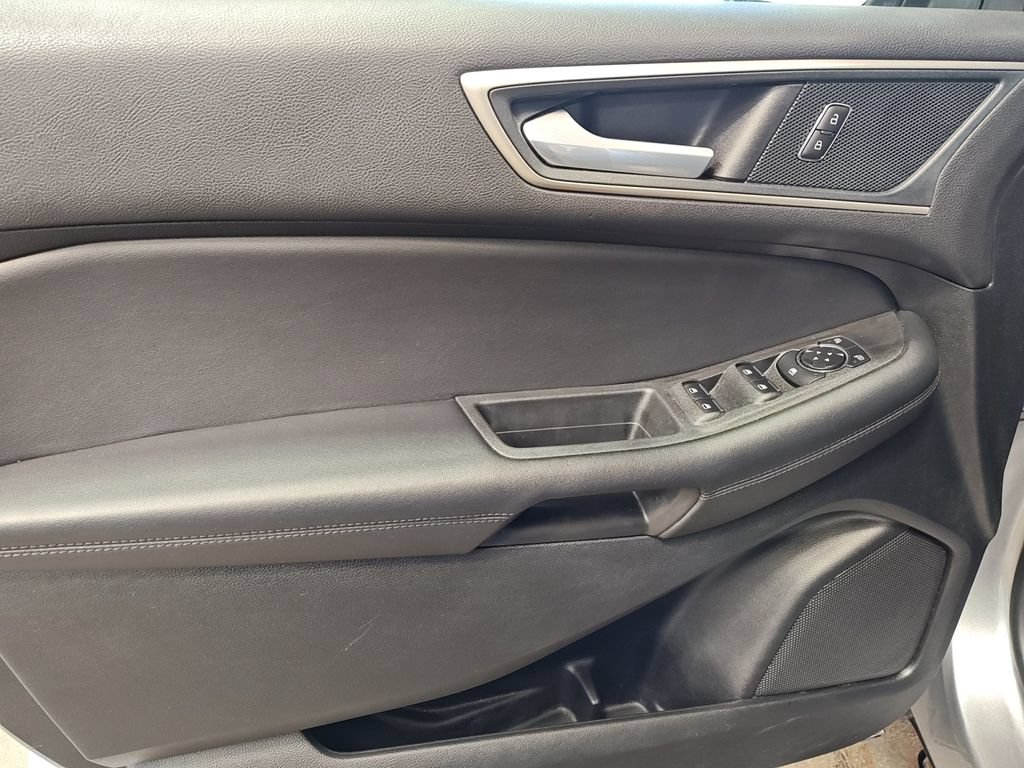 Used 2024 Ford Edge SEL AWD/4WD image 16