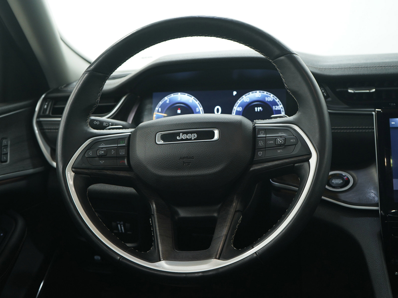 Used 2022 Jeep Grand Cherokee L Limited w/ Trailer Tow Group (B) image 19