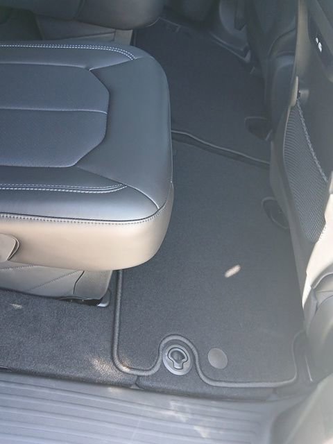 New 2026 Chrysler Pacifica Select FWD image 33